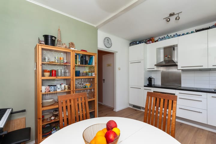 Foto 8 van Van Anrooystraat 165