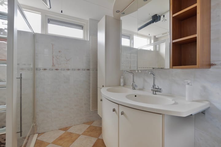 Photo 5 of Boterbloem 10