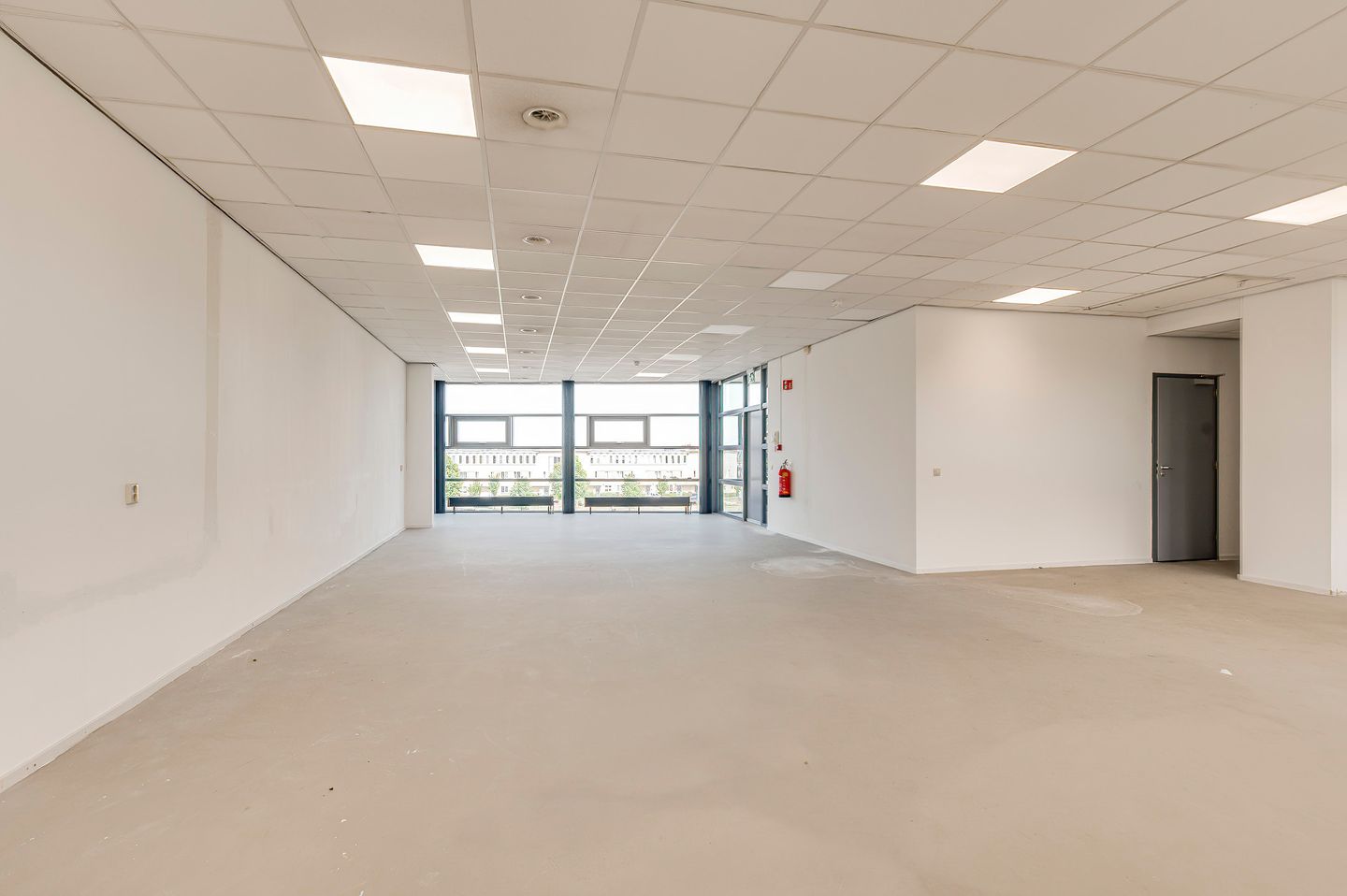 View photo 2 of Hogeweg 137-b