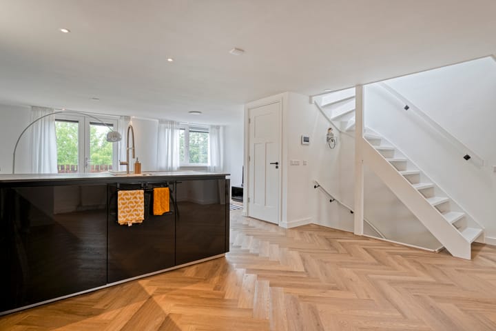 Foto 3 van Thomas a Kempisstraat 83-B