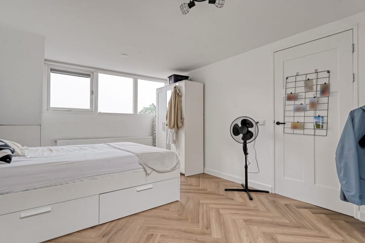 Foto 11 van Thomas a Kempisstraat 83-B