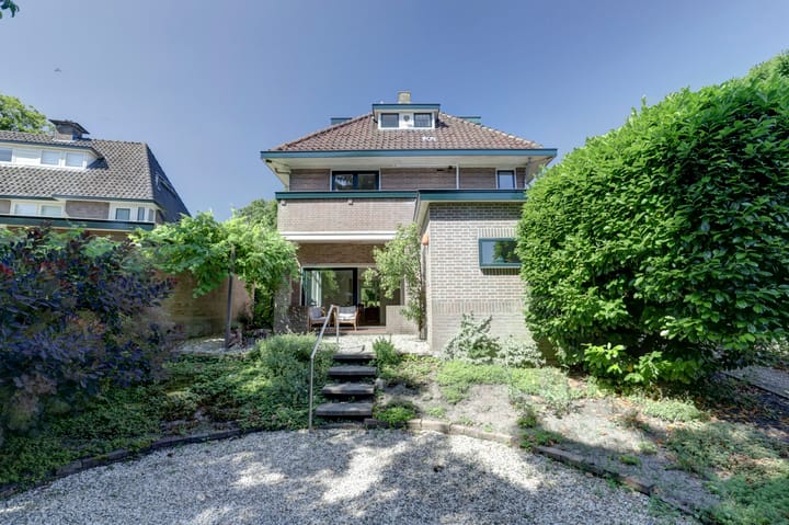 Photo 2 of Vondellaan 21