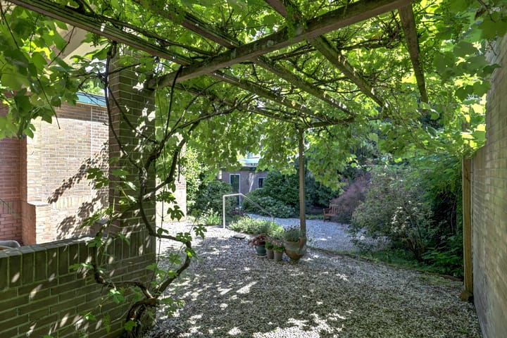 Photo 3 of Vondellaan 21