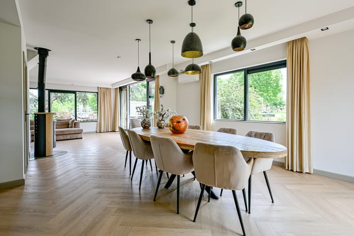 Foto 11 van Julianalaan 18