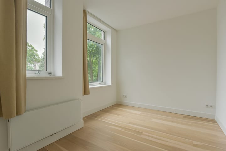 Photo 8 of Waalstraat 34-2