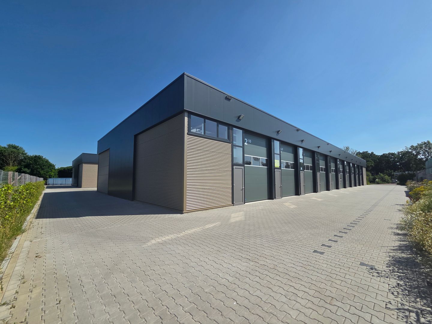 Bekijk foto 1 van Industrieweg 2-10