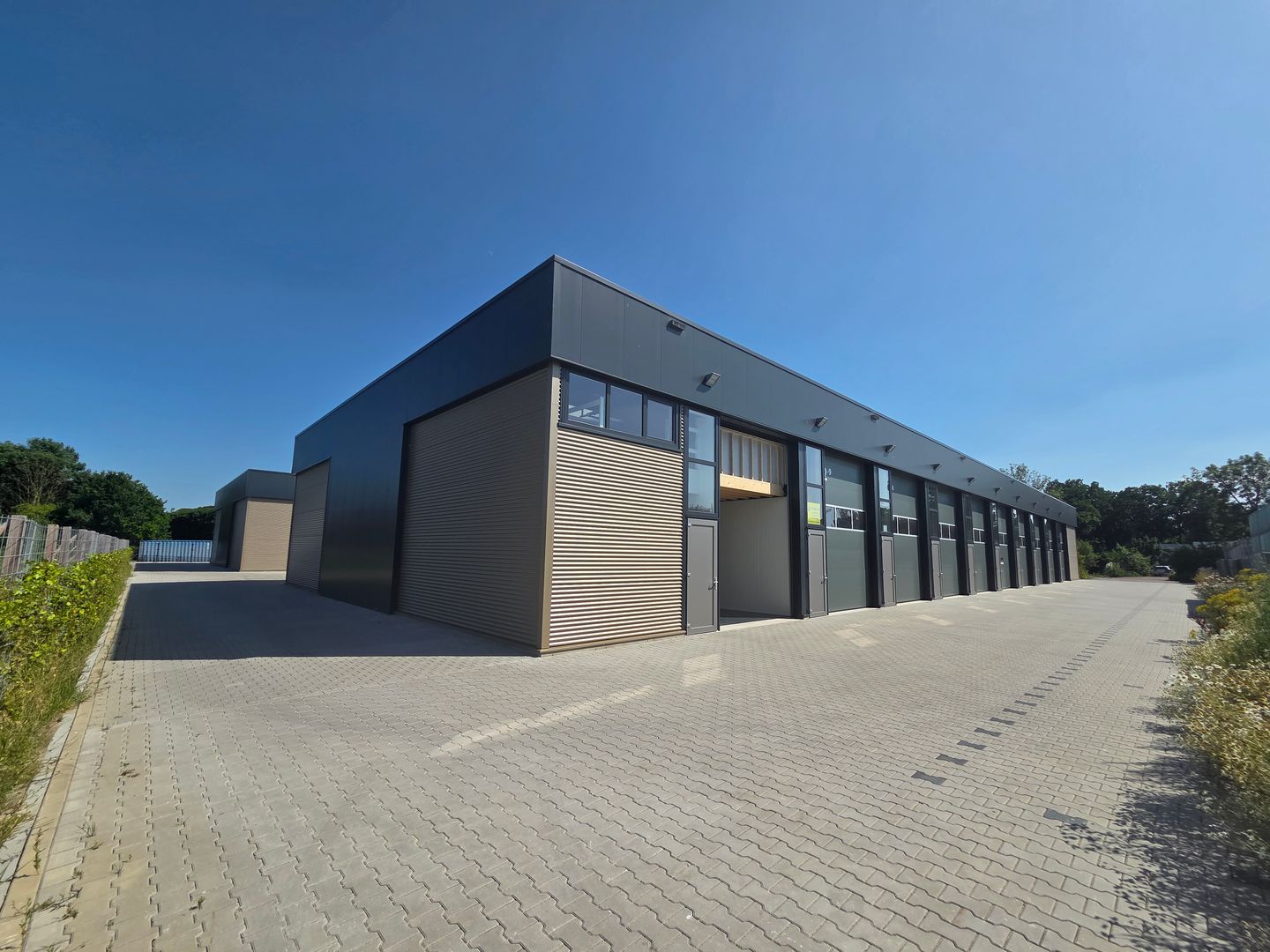 Bekijk foto 5 van Industrieweg 2-10