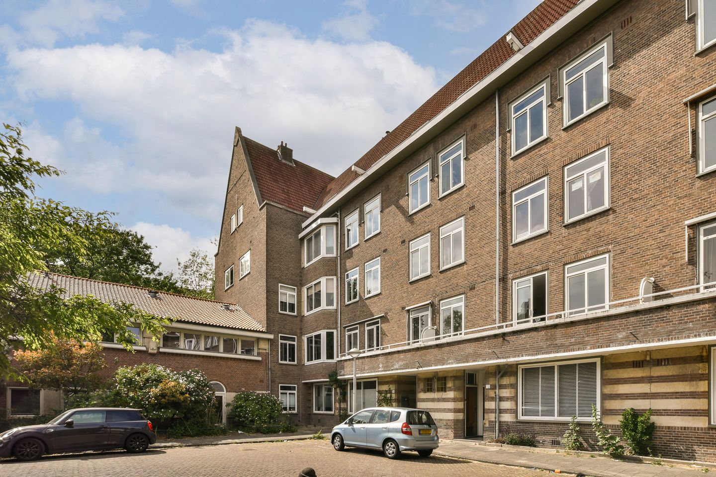 Foto 29 van Van Tuyll van Serooskerkenplein 54-3