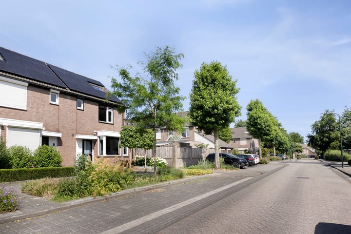 Foto 8 van Bartokstraat 2