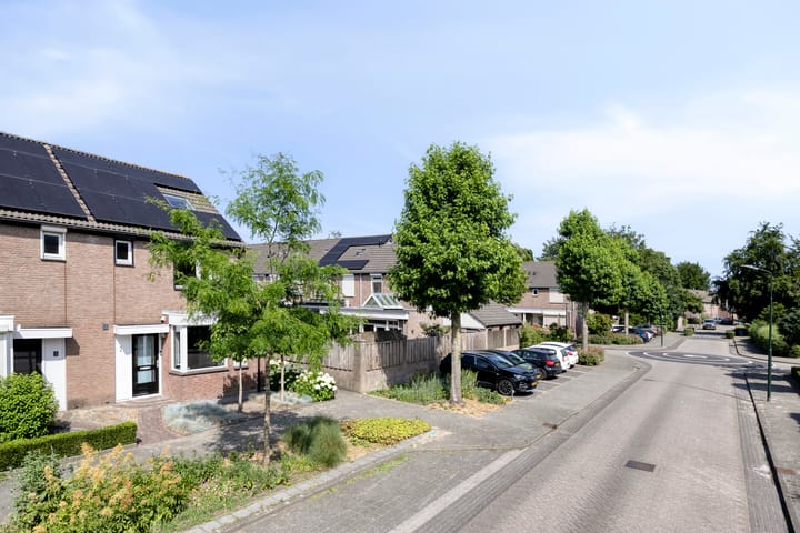 Foto 9 van Bartokstraat 2