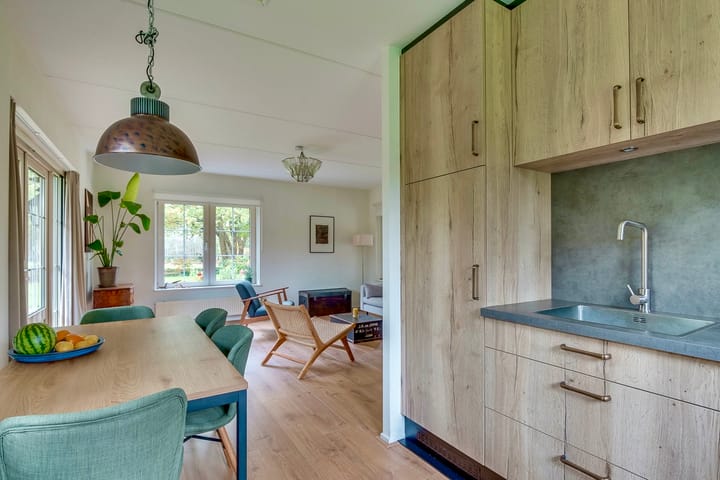 Foto 13 van Binnenweg 12-10