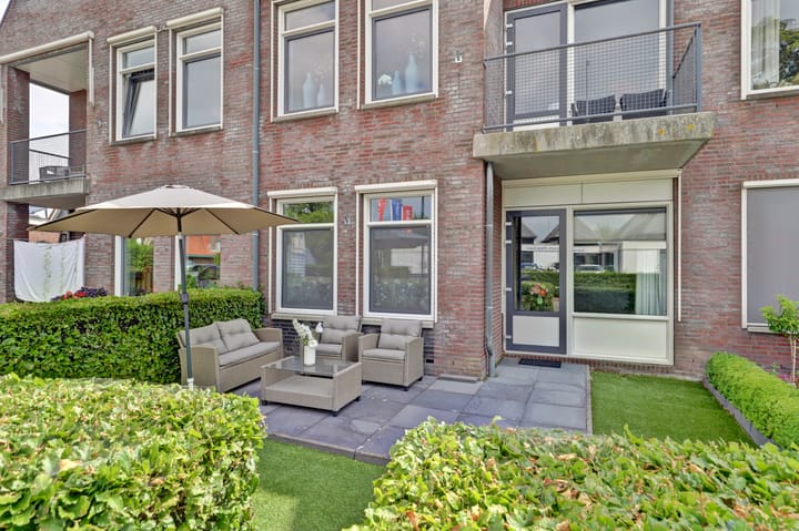 Foto 22 van Dirk IV-plein 2