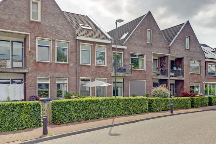 Foto 26 van Dirk IV-plein 2