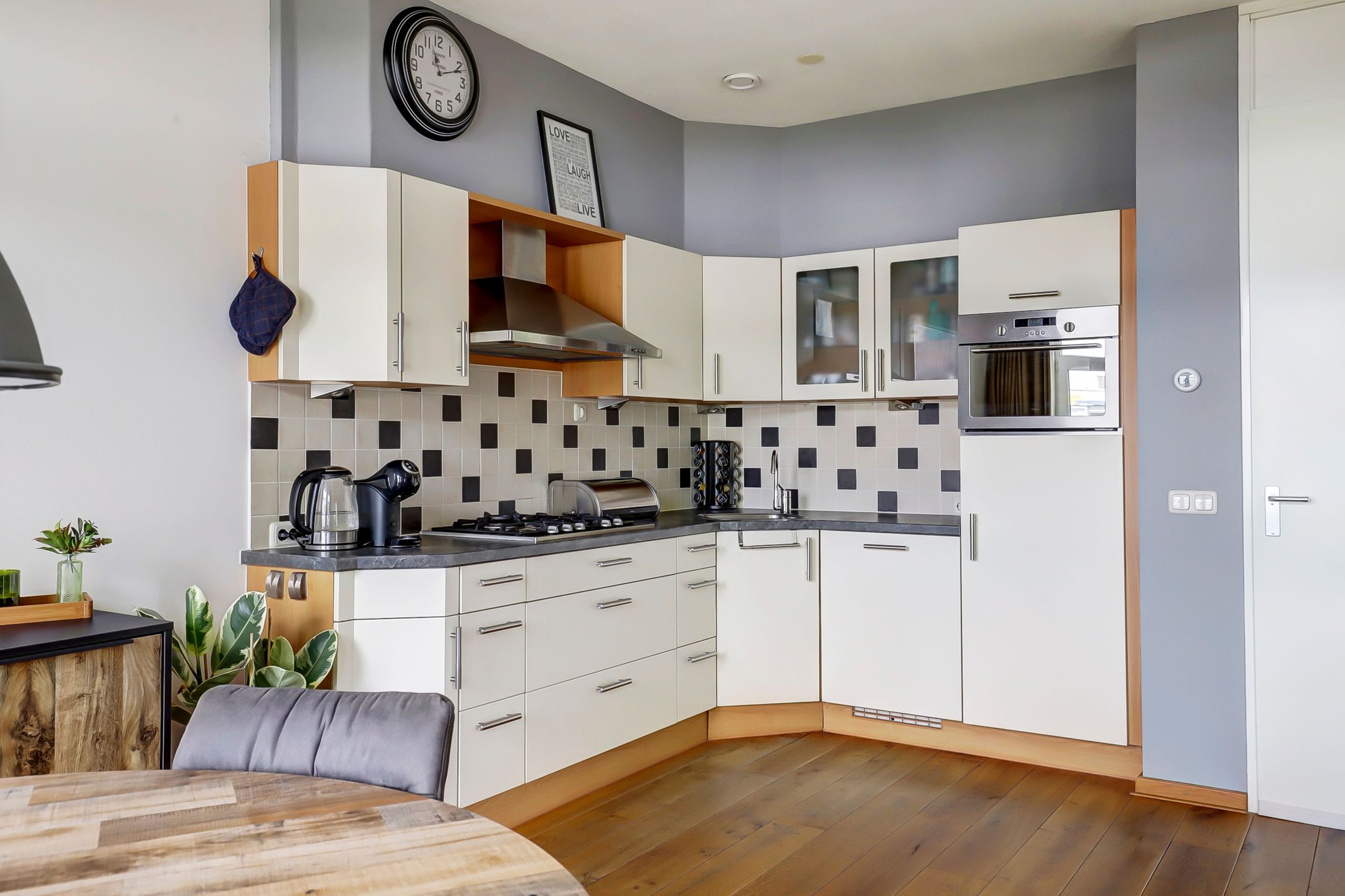 Foto 12 van Dirk IV-plein 2