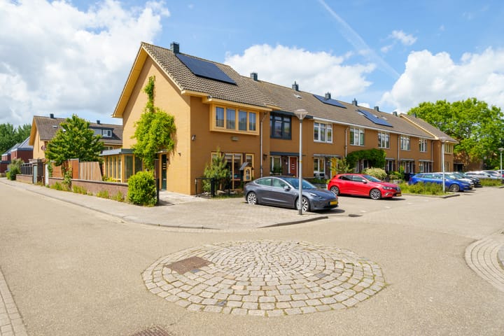 Foto 44 van Aramstraat 32