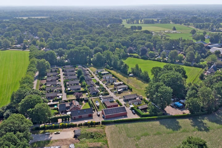 Foto 36 van Rodeschuurderwegje 9-31