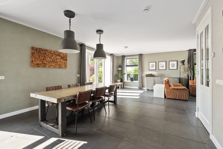 Foto 10 van Middenweg 2-A