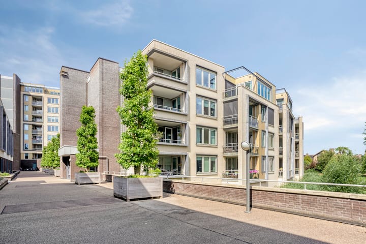 Koopwoningen - huizen te koop in [Funda]