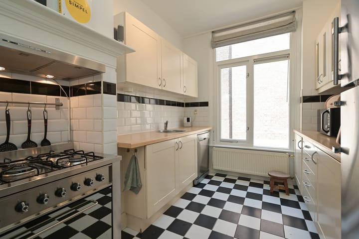 Photo 15 of Anna Paulownastraat 51-A