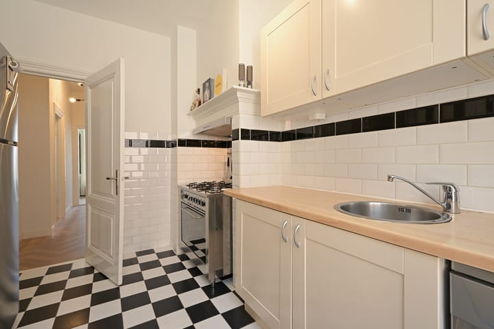 Photo 16 of Anna Paulownastraat 51-A