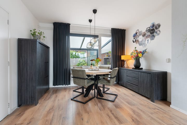 Foto 9 van Dr.Poelsstraat 7