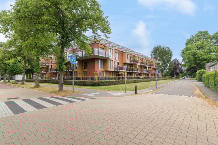 Foto 2 van van Aalstplein 39