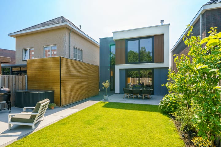 Foto 42 van Douwe Dabbertstraat 49