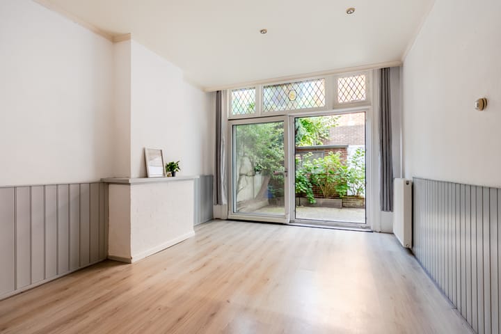 Photo 3 of Esschilderstraat 28