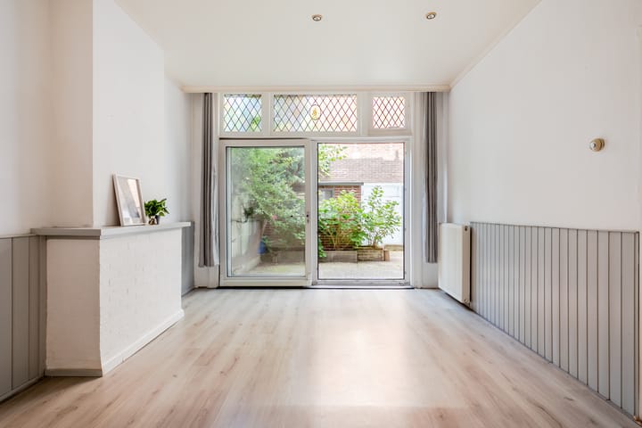 Photo 4 of Esschilderstraat 28