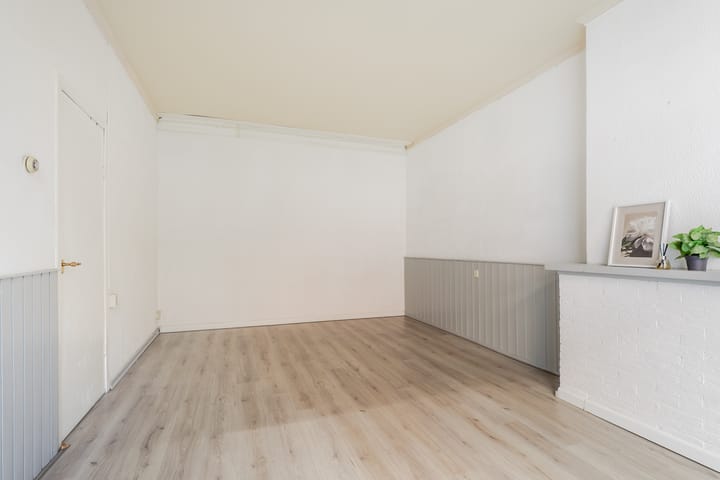 Photo 6 of Esschilderstraat 28