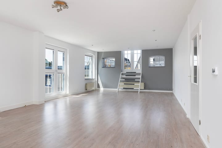 Foto 9 van Laanplein 5