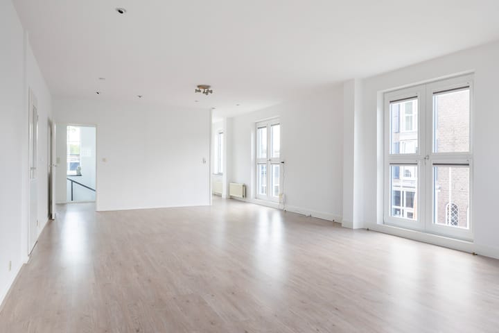 Foto 11 van Laanplein 5