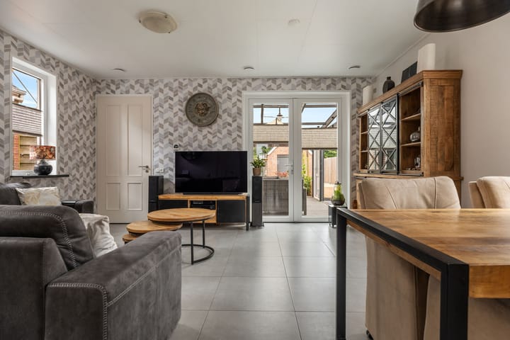 Foto 7 van Middenweg 56