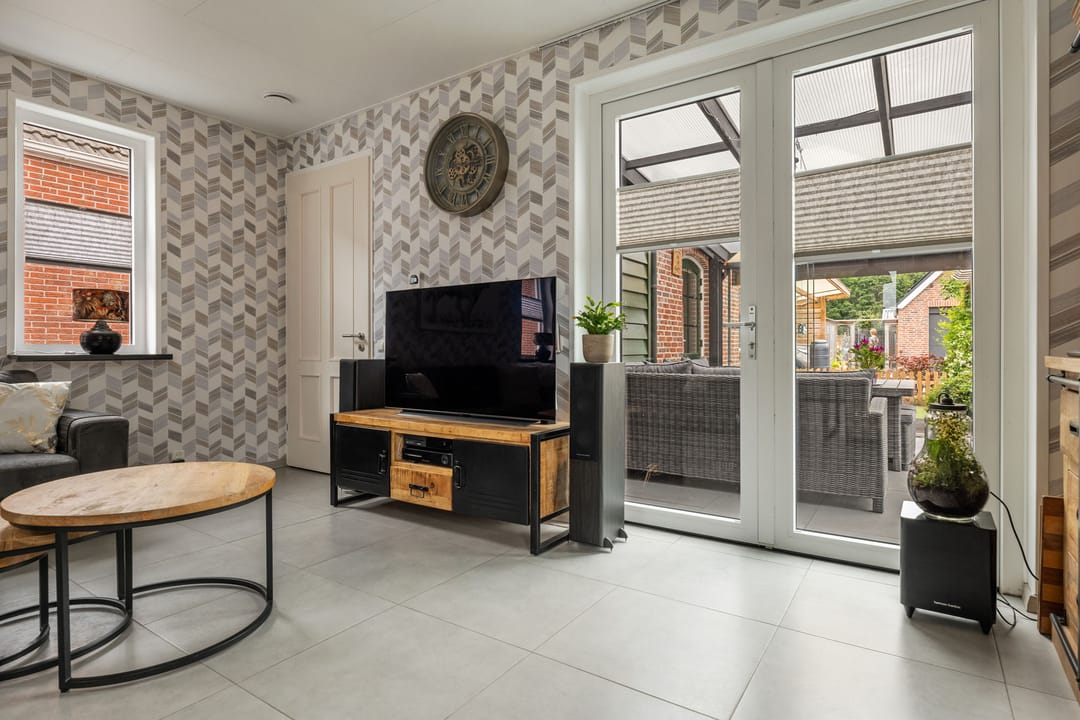 Foto 8 van Middenweg 56