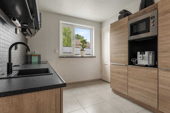 Foto 12 van Middenweg 56