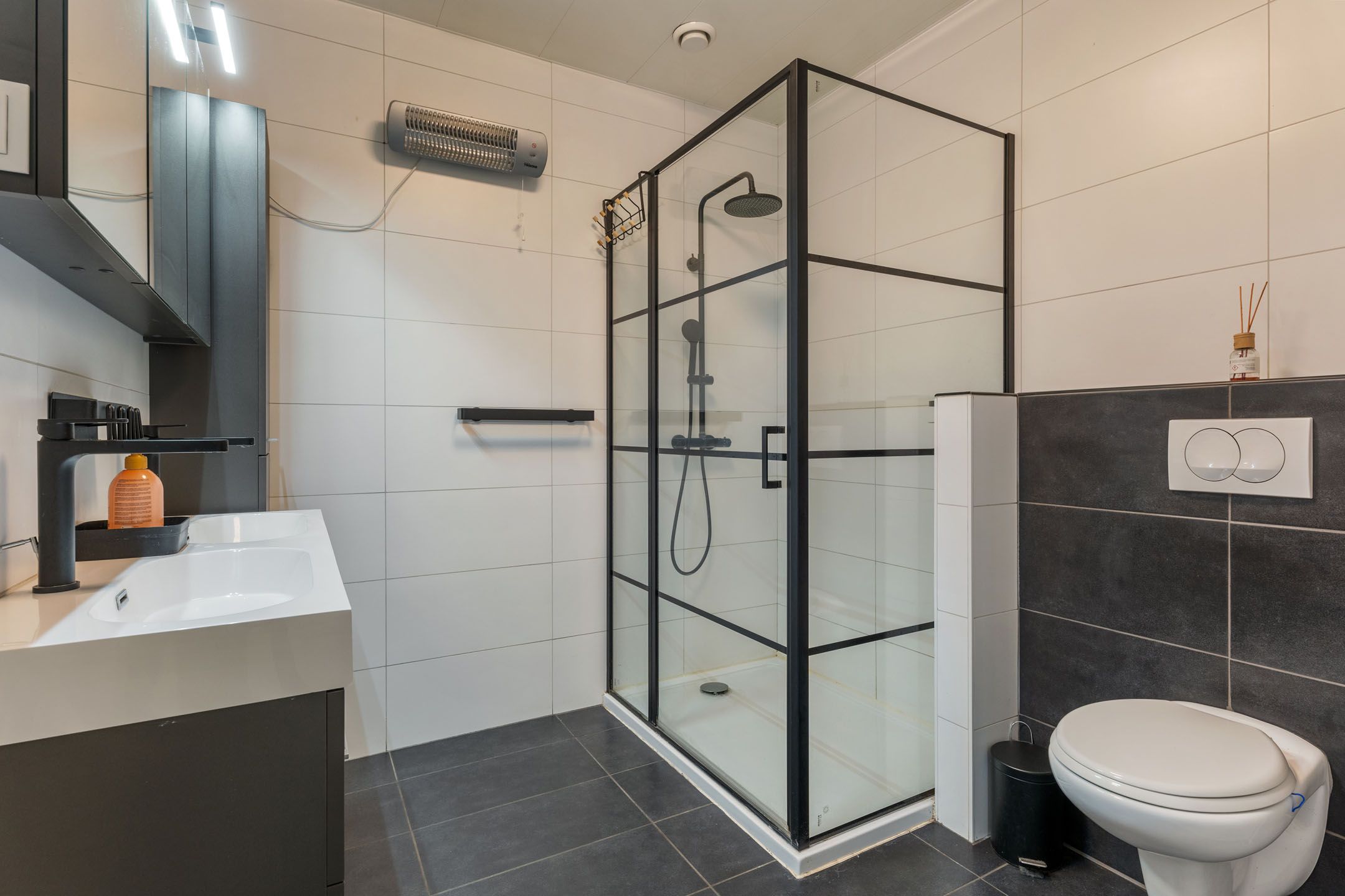 Foto 15 van Middenweg 56