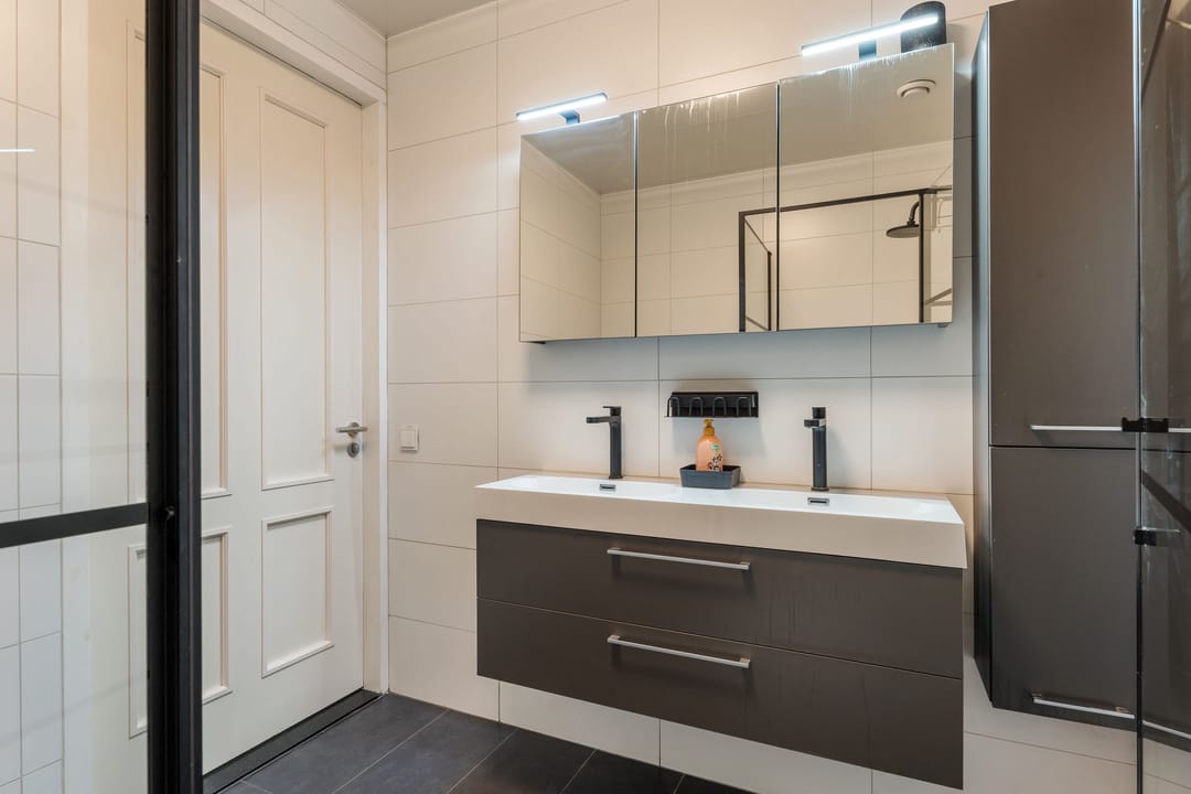 Foto 16 van Middenweg 56