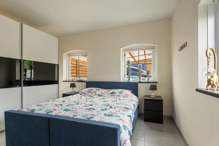 Foto 19 van Middenweg 56