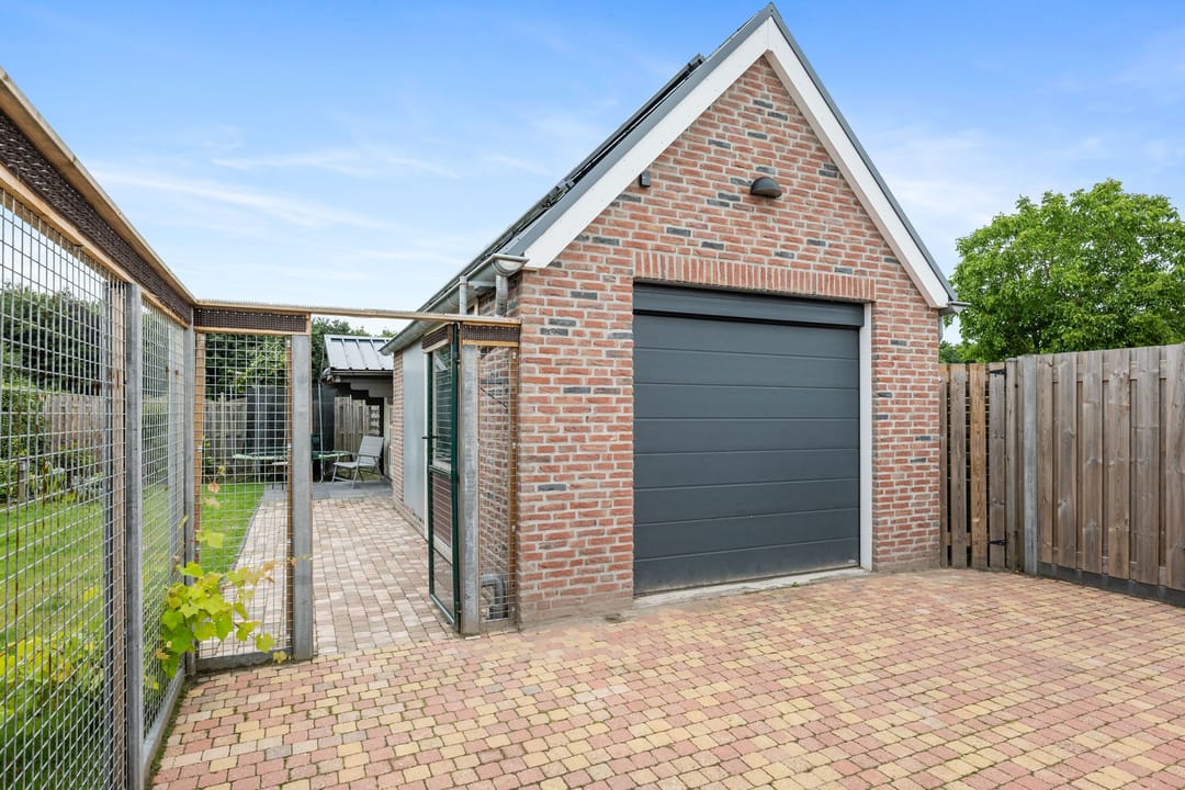 Foto 28 van Middenweg 56