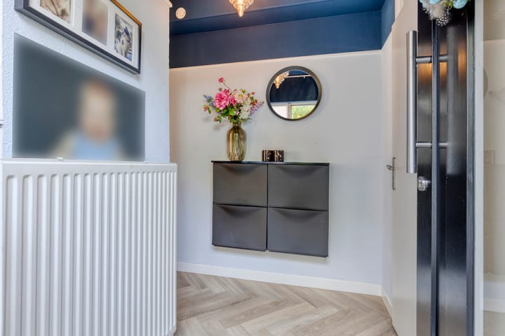 Photo 2 of Helmkruid 5