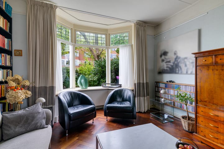 Photo 10 of Leeuwerikstraat 43