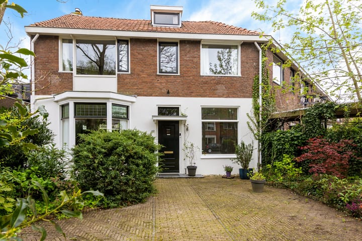 Photo 32 of Leeuwerikstraat 43