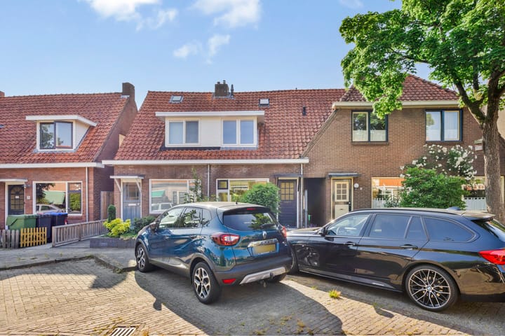 Foto 30 van M A de Ruyterstraat 26