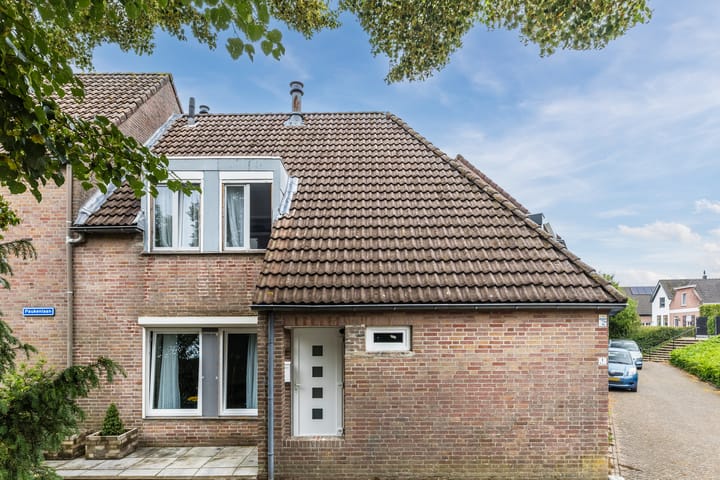 Foto 5 van Harmonieplein 1