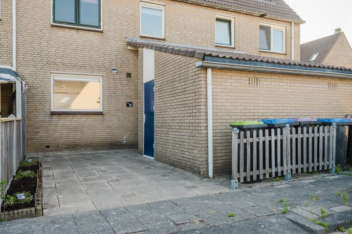 Photo 9 of Woonkreek 25