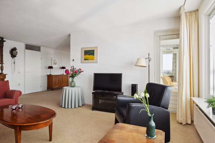 Foto 5 van Prins Clausplein 50