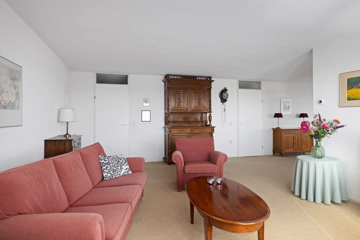 Foto 6 van Prins Clausplein 50