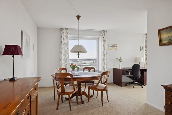 Foto 11 van Prins Clausplein 50