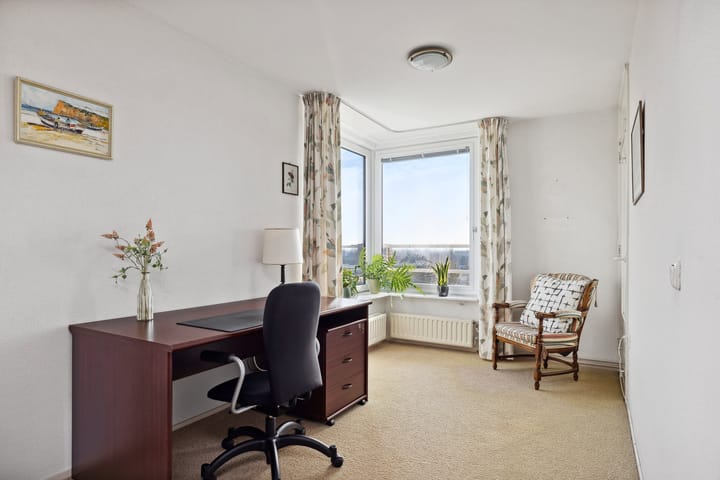 Foto 12 van Prins Clausplein 50