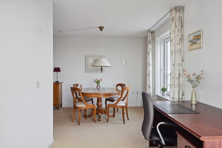 Foto 13 van Prins Clausplein 50